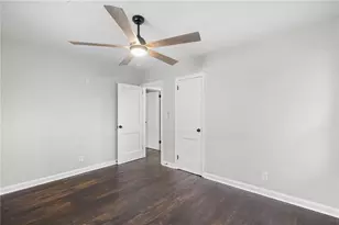 2533 Plantation Dr, East Point, GA 30344 - Photo 16