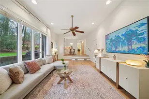 2419 Kings Point Dr, Dunwoody, GA 30338 - Photo 8