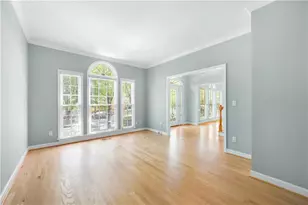 3334 Trails End Rd NE, Roswell, GA 30075 - Photo 4