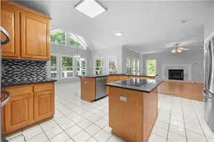 3334 Trails End Rd NE, Roswell, GA 30075 - Photo 10