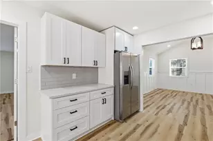 19 Robin Hood Dr, Savannah, GA 31406 - Photo 12