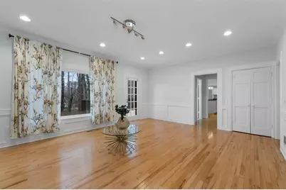 1050 York Trace SW, Marietta, GA 30064 - Photo 8