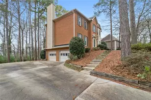 1050 York Trace SW, Marietta, GA 30064 - Photo 2