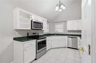 16 Broken Arrow Ct NE, Rydal, GA 30171 - Photo 8