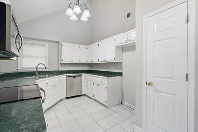 16 Broken Arrow Court NE, Rydal, GA 30171 - Photo 2