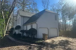 2439 Fair Oaks Dr, Jonesboro, GA 30236 - Photo 2