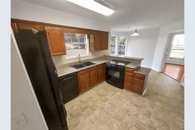 7 Barrington Court, Sharpsburg, GA 30277 - Photo 2