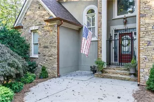 2819 Point Overlook, Gainesville, GA 30501 - Photo 4