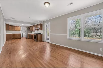 558 Dorsey Circle SW, Lilburn, GA 30047 - Photo 8