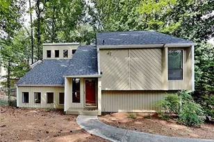 2205 Oakrill Ct, Marietta, GA 30062 - Photo 2