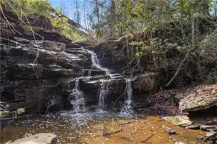 6529 Beacon Dr, Atlanta, GA 30328 - Photo 4