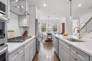 6529 Beacon Dr, Atlanta, GA 30328 - Photo 16