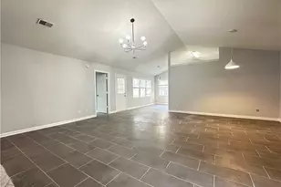 510 Heathgate Dr, Lawrenceville, GA 30044 - Photo 2