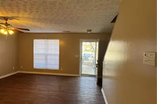 5869 Strathmoor Manor Cir, Lithonia, GA 30058 - Photo 8