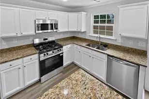 1668 Jesse Cronic Ct, Braselton, GA 30517 - Photo 2