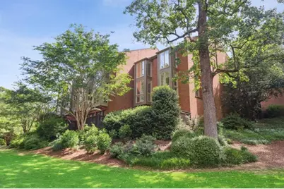 49 Willow Glen, Atlanta, GA 30342 - Photo 32