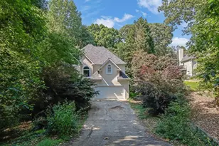 6708 Thornwood Ct, Flowery Branch, GA 30542 - Photo 2