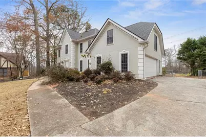 808 Valbrook Court SW, Lilburn, GA 30047 - Photo 2