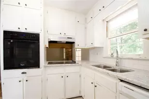 106 Valley Rd, Lawrenceville, GA 30044 - Photo 2