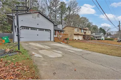 700 Pepperwood Trl, Stone Mountain, GA 30087 - Photo 4