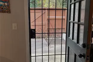 6354 Shannon Pkwy, Union City, GA 30291 - Photo 18