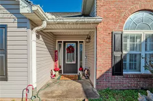 160 Glenn Fuller Cir, Commerce, GA 30529 - Photo 2