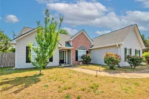 160 Glenn Fuller Cir, Commerce, GA 30529 - Photo 2