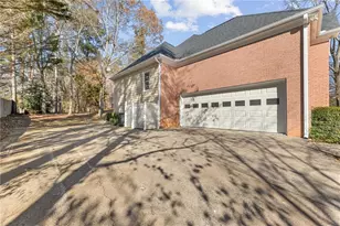 534 Emerald Lake Ln, Sugar Hill, GA 30518 - Photo 2