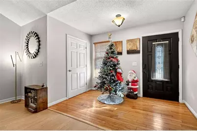 408 Strathmore Drive, Sharpsburg, GA 30277 - Photo 4