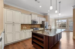 427 Alderwood St, Atlanta, GA 30328 - Photo 10