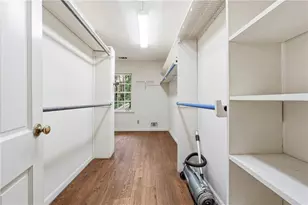 956 W Wesley Rd NW, Atlanta, GA 30327 - Photo 28