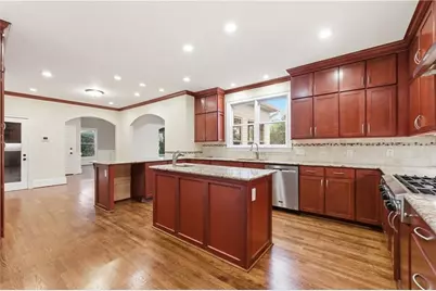 10685 Oxford Mill Circle, Alpharetta, GA 30022 - Photo 4