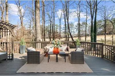 10155 Cresent Hill Lane, Roswell, GA 30076 - Photo 32