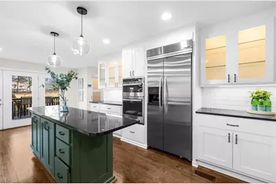 10155 Cresent Hill Lane, Roswell, GA 30076 - Photo 8