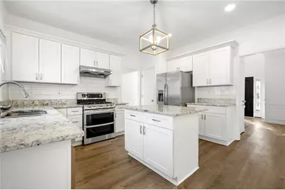 10895 Glenbarr Drive, Johns Creek, GA 30097 - Photo 12