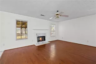 545 Sterling Pointe Ct, Lawrenceville, GA 30043 - Photo 10