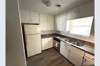 2181 Delowe Drive, East Point, GA 30344 - Photo 8