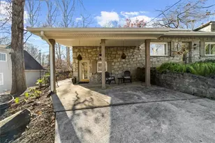 6386 Tuggle Dr, Buford, GA 30518 - Photo 4