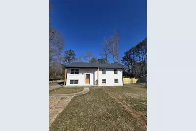 332 W Downing Court, Jonesboro, GA 30238 - Photo 2