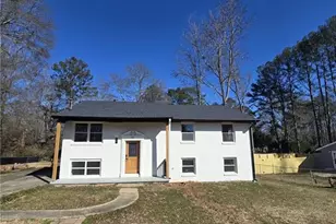 332 W Downing Ct, Jonesboro, GA 30238 - Photo 2