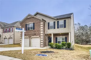 323 Bandelier Cir, Hampton, GA 30228 - Photo 2