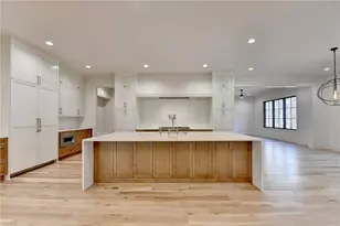 16011 Manor Club Dr, Alpharetta, GA 30004 - Photo 8