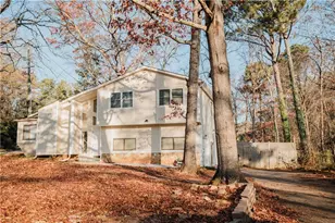 6801 Creekwood Dr, Douglasville, GA 30135 - Photo 2