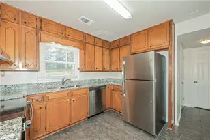 369 Hillridge Dr, Lawrenceville, GA 30046 - Photo 6