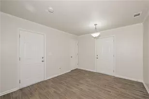 369 Hillridge Dr, Lawrenceville, GA 30046 - Photo 4