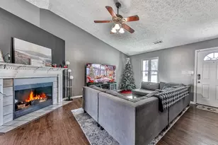 606 Bluff Dr, Woodstock, GA 30188 - Photo 4