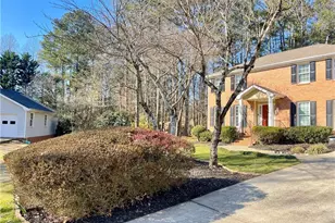 2395 Brownstone Ct, Marietta, GA 30062 - Photo 2
