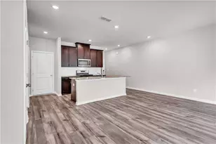 1575 Villageside Ct, Lawrenceville, GA 30043 - Photo 4