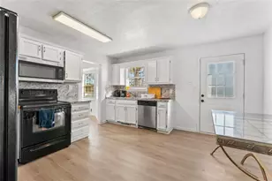 5370 Queen Ester Ct, Ellenwood, GA 30294 - Photo 8