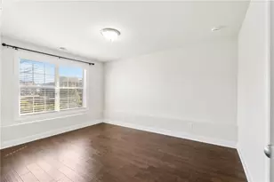 1002 Township Square, Alpharetta, GA 30022 - Photo 38